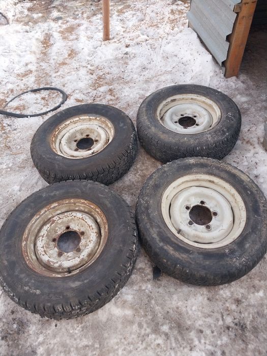 Продам резину на волгу