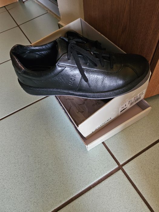 adidasi LASOCKI din piele pt dama