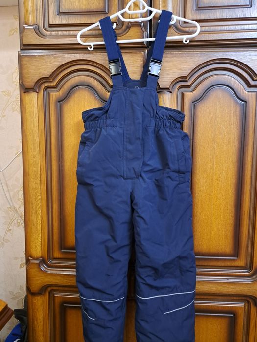 Продам курточки на девочку