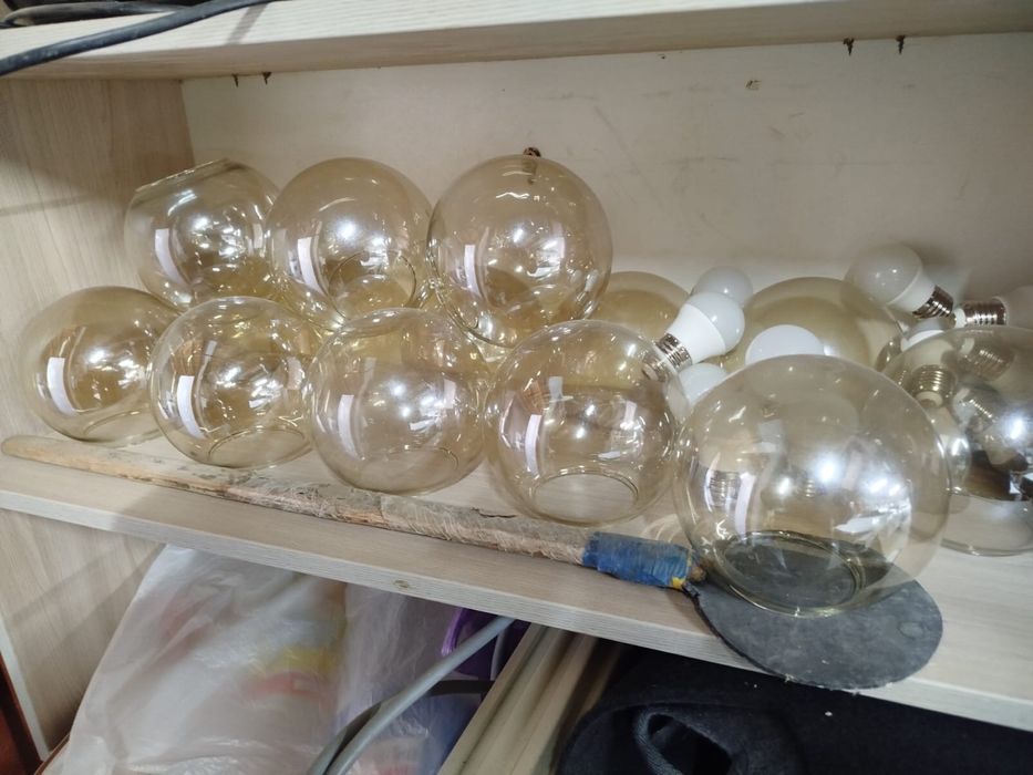 Продается люстра