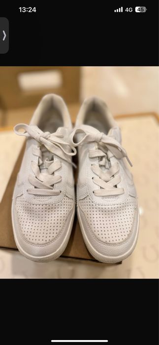 Кроссовки белые 38