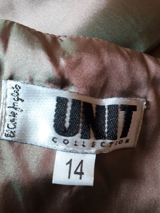 Рокля официална.