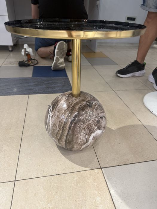 Бар стол и маса за кафе