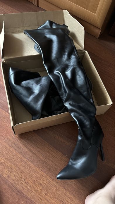 Продам ботфорты на каблуке