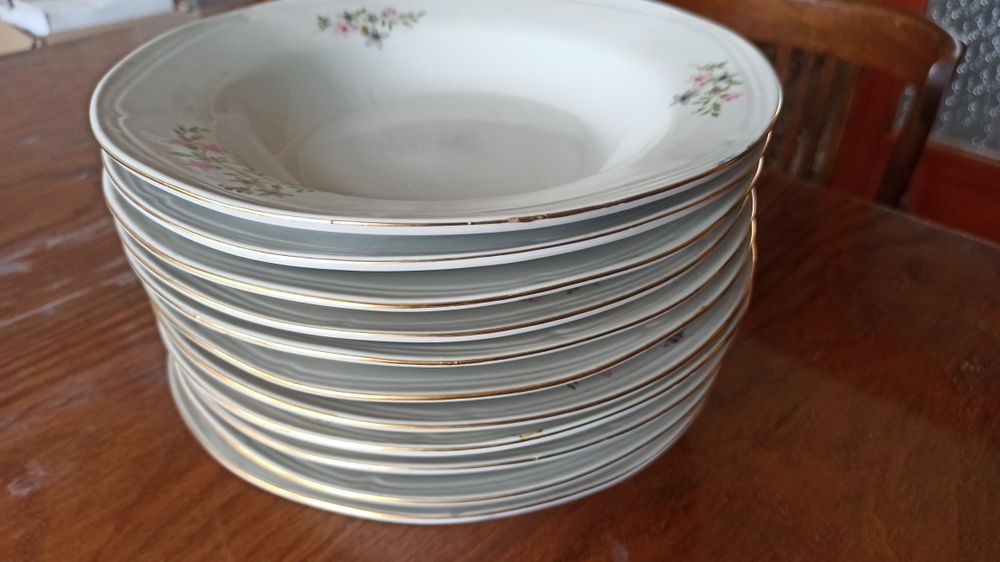 Сервизи чинии български порцелан