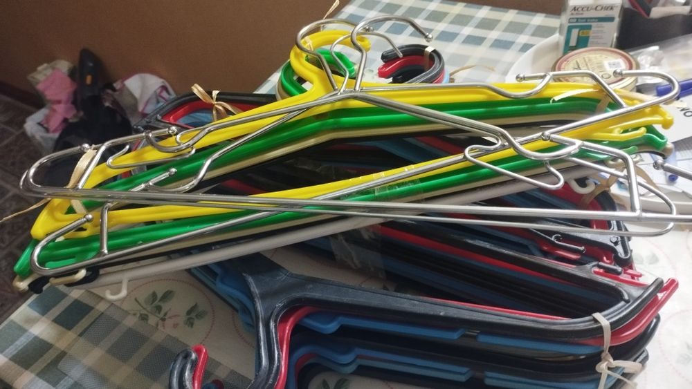 Вешалки- плечики. Пластмасса 25шт