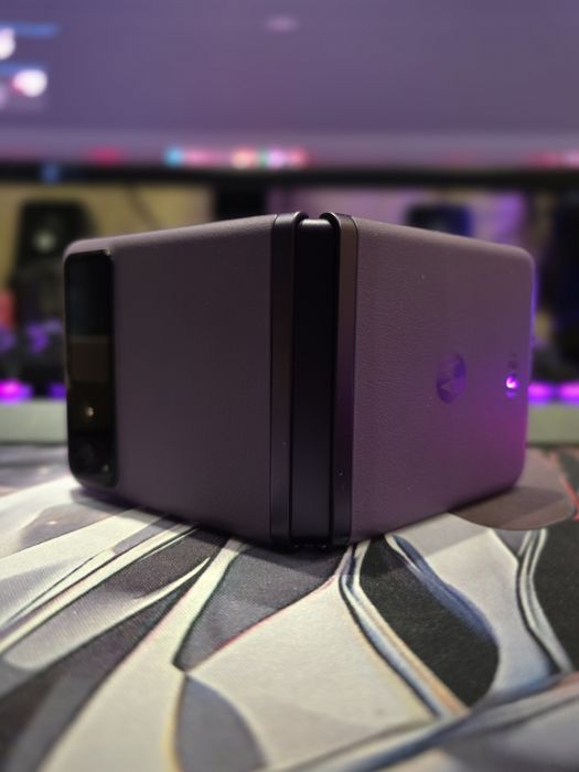 Motorola Razr 40 (Summer Lilac) 8/256GB – Като НОВ + 2 кейса подарък