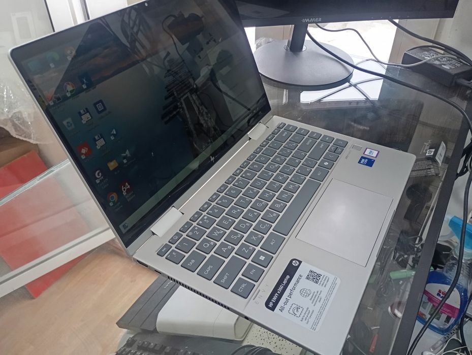 HP ENVY 360 core i5 120u