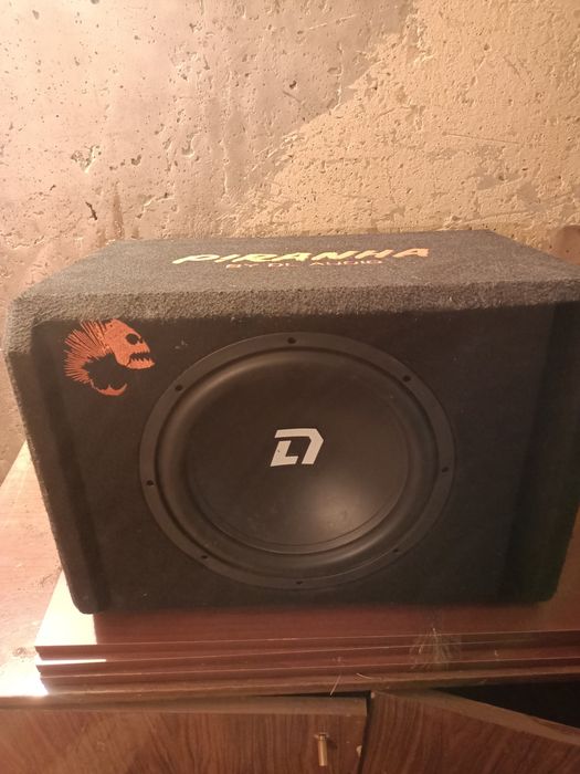 Продаю сабвуфер хорошее состояние