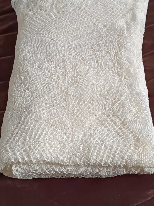 Ръчно,изплетена покривка