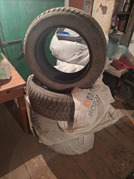 Продам резину липучка (торг)