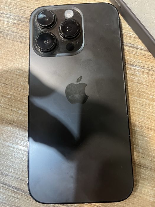 Продам Айфон 14 про