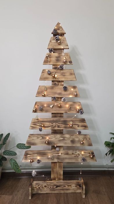 Новогодняя ёлка из дерева