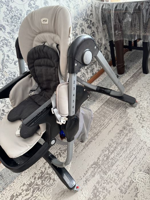 Продам стол для кормления