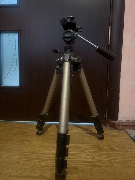 Продается фотоштатив срочно!