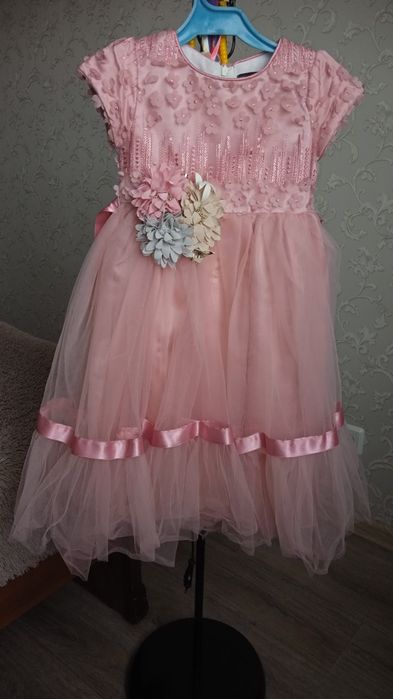 Бальные платья розовая