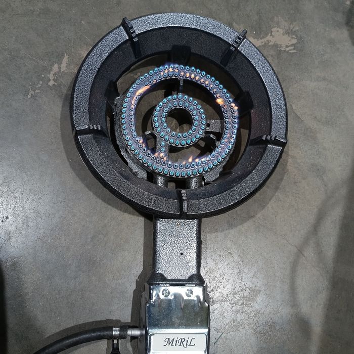 Плита газовая, работающая от сжиженного ( баллонного) газа