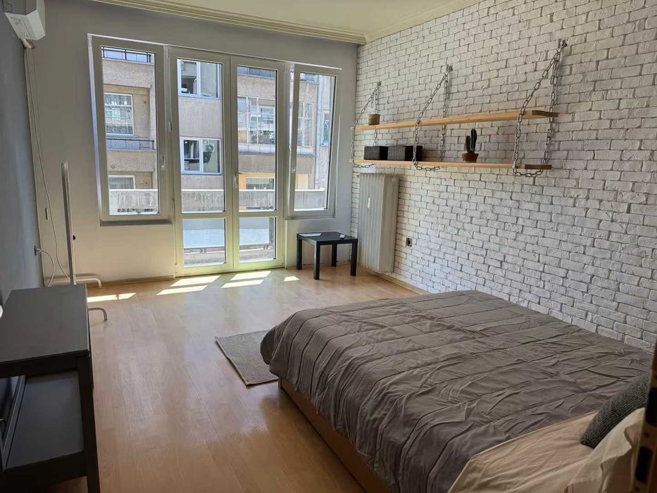 Тристаен апартамент на 100м от НДК четиристаен ИДЕАЛЕН ЦЕНТЪР