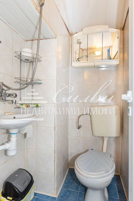 Тристаен ТУХЛЕН апартамент - кв.Тракия