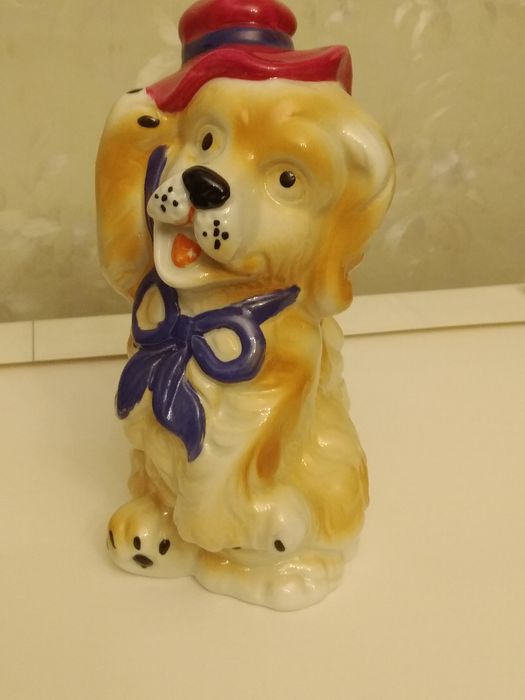 Фарфоровая собака