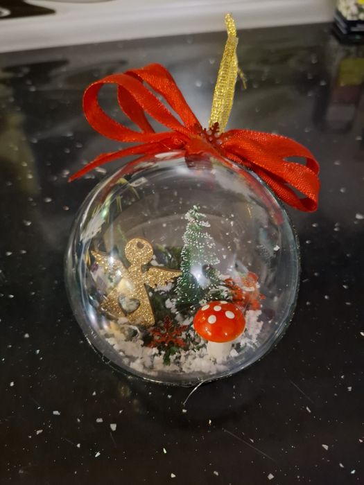 Продавам нови новогодишни топки.