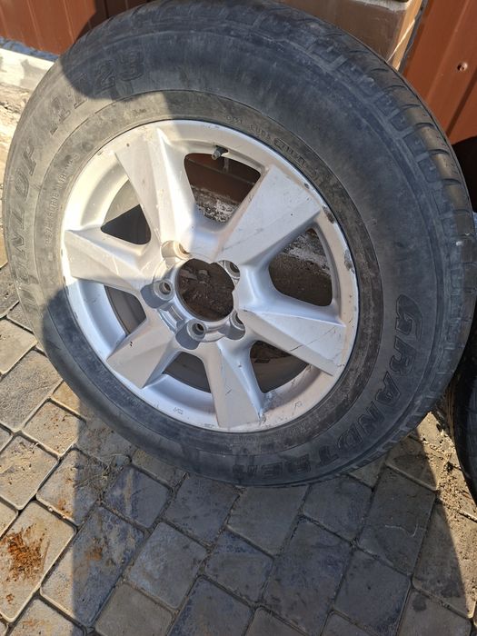 Продаю шины 275/60/18,Прадо.