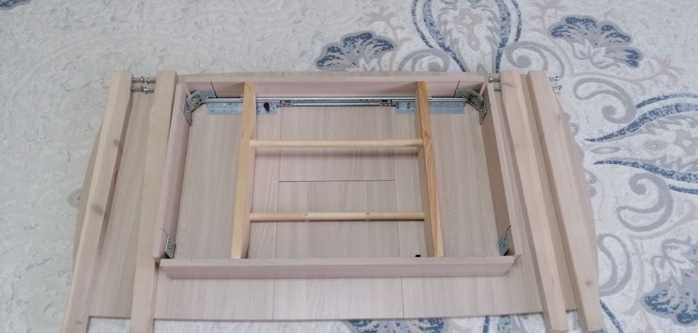 Продам обеденный стол