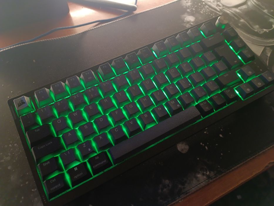 Безжична клавиатура Corsair k65 plus wireless
