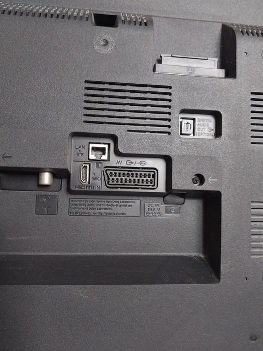 Смарт телевизор Sony 109см. С креплением на стену.