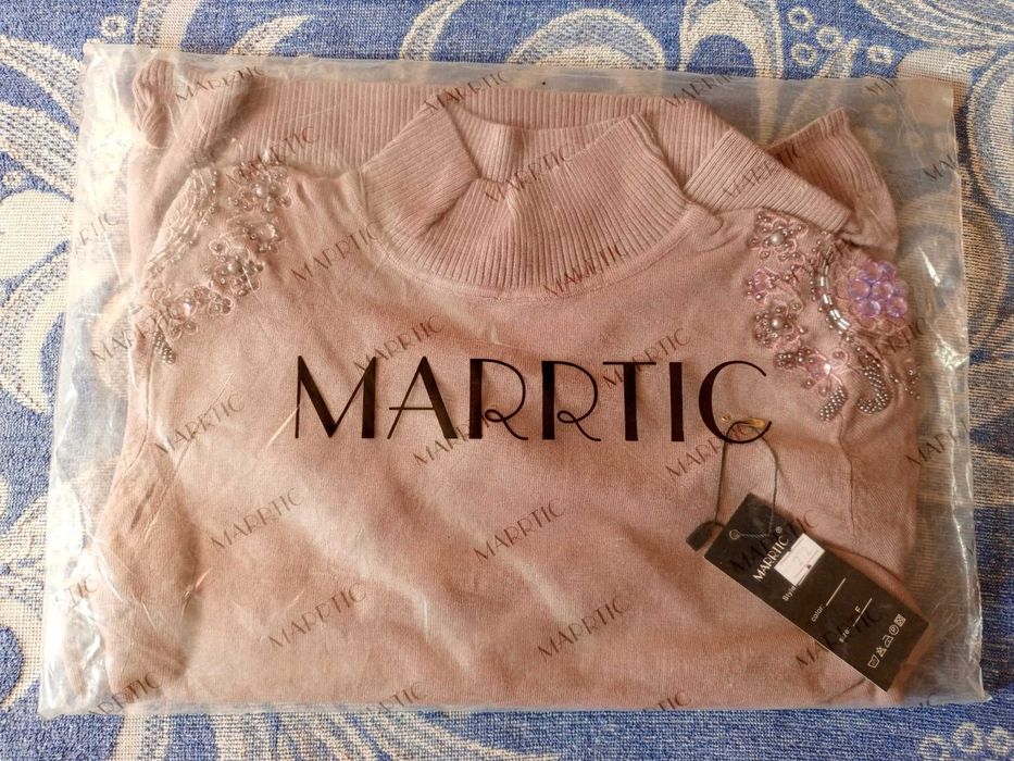 Продам женские кофточки