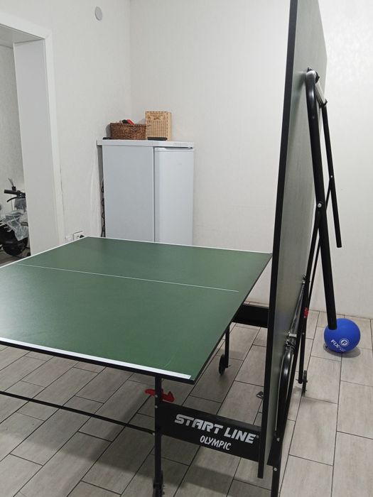Теннисный стол,в подарок сетка