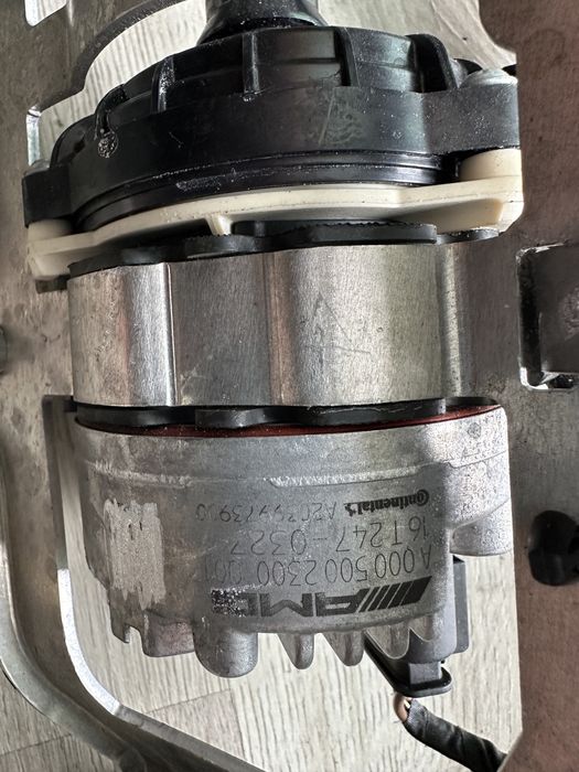 Водна помпа за Мерцедес