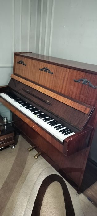 Пианино продам хорошее