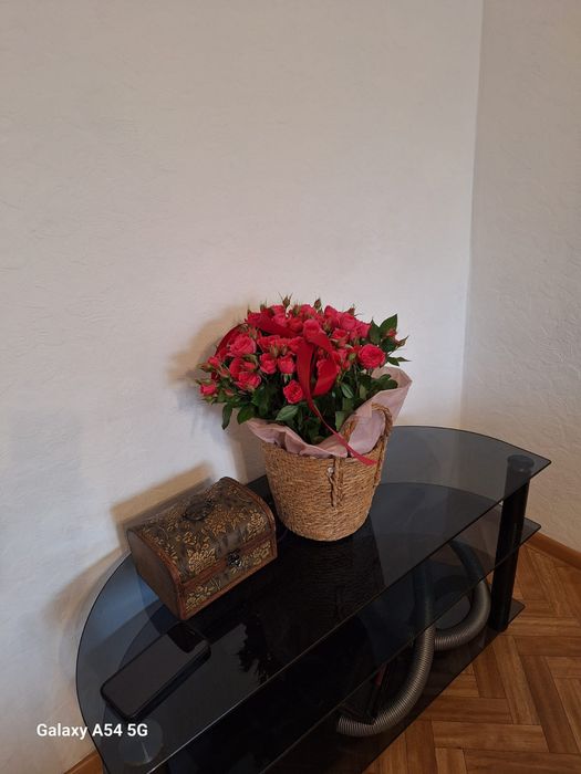 Продам полку для телевизора