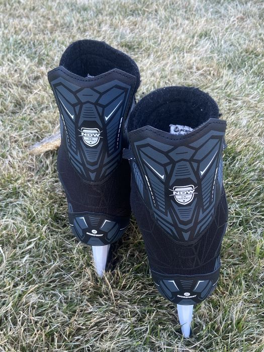 Продам коньки 38 размер