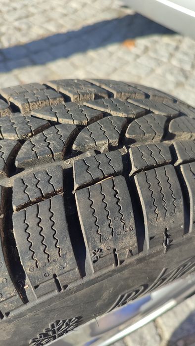 Джанти за Пежо/Ситроен със зимни гуми 175/70/14 DOT 23