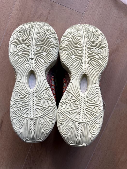 Adidasi • Bascheti Lebron James XXI / Nike (43/US 9.5)