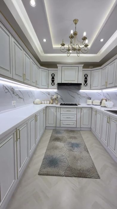 Ibn Sino Stroy mart yonida Dubleks 6 xona + 2 xoll 106 + 106 kv 1 etaj