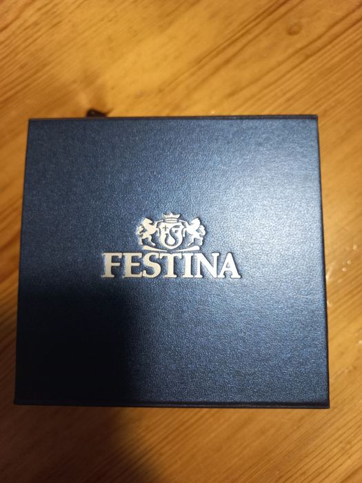 Часовник Festina
