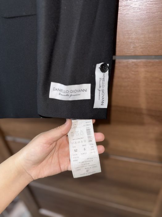 Срочно Продам новый  костюм