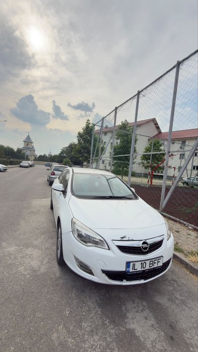 OPEL Astra 2013 — imagine 4