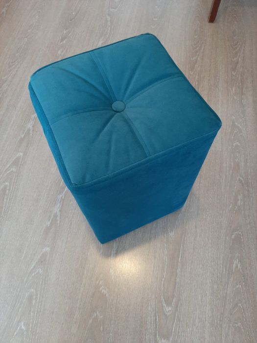 Пуфик на ножках