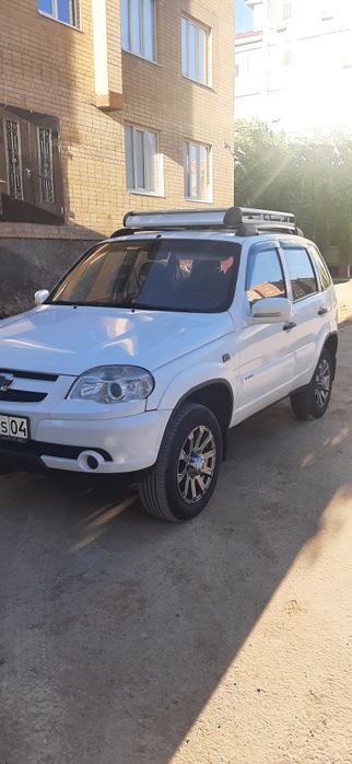 Нива Шевроле продам или обмен на автомат с моей доплатой.