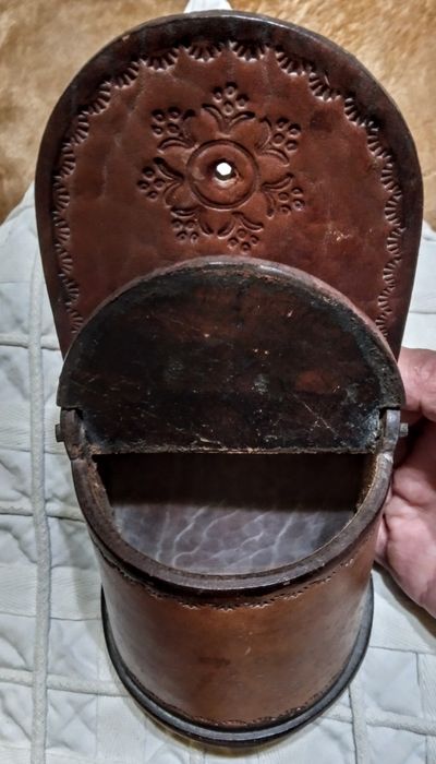 Кожена кутия от раклата на баба