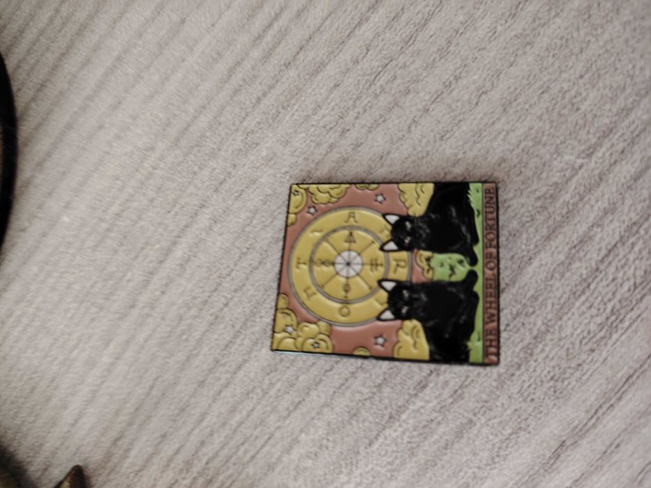 Pin/Insigna cu simboluri din Tarot