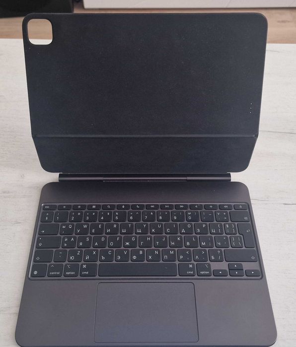 Apple iPad Pro 13” M5 Wi-Fi, 256 GB, Space Black заедно с оригинална Apple Magic Keyboard за iPad Pro 13”, Black, Bulgarian
