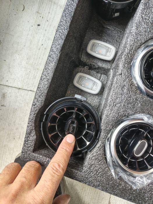 Grile ventilație Mercedes w177