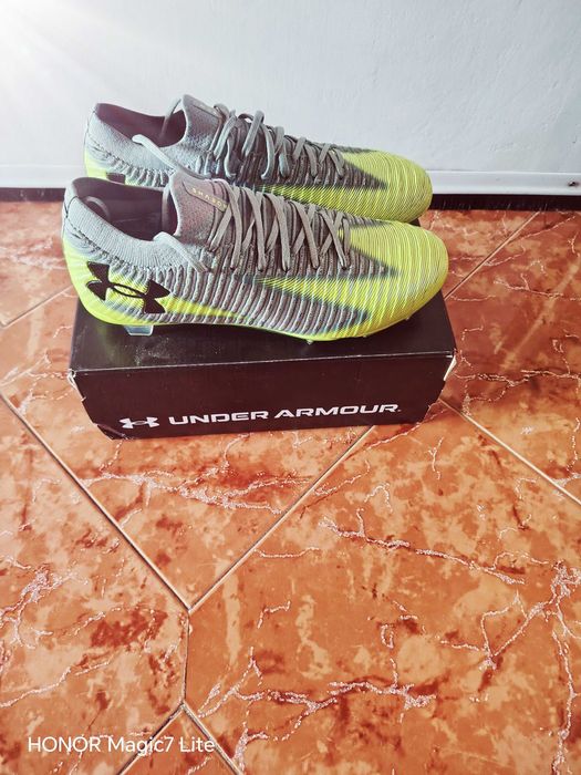 Футболни обувки/бутонки Under Armour - нови ОРИГИНАЛНИ № 40