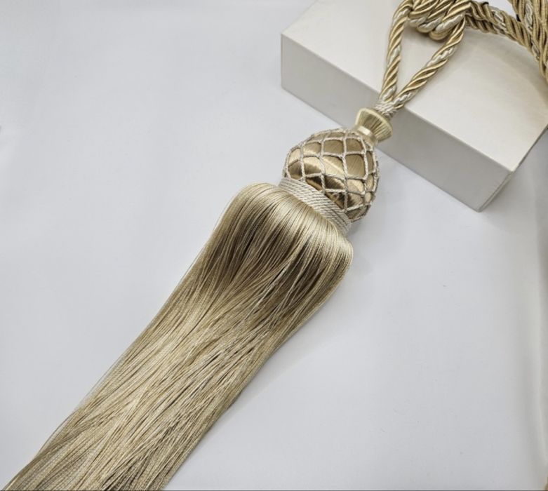 Шторы бежевые плотные