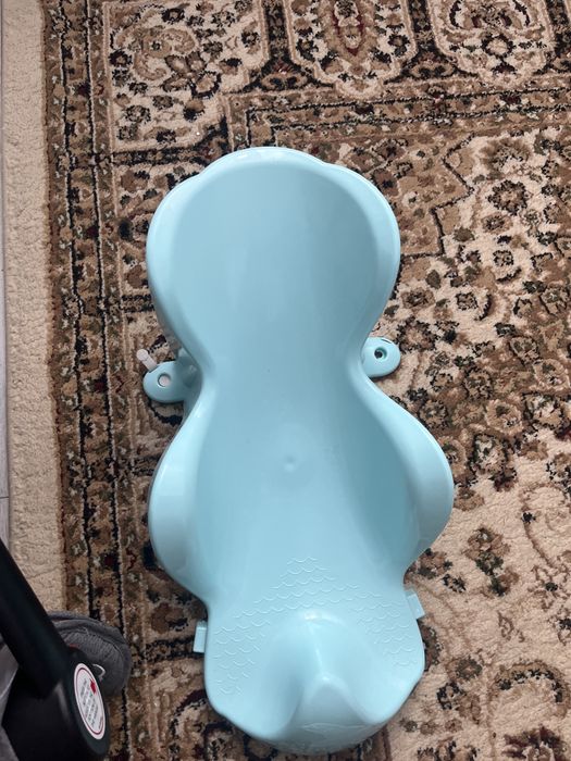 Продам Автокресло и подарок